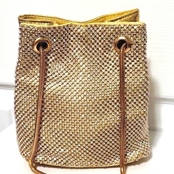 *HOMECOMING* Gold bucket bag - Picture 2 of 7